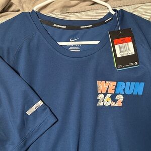 NIKE We Run Dri-Fit Large T shirt